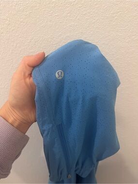lululemon athletica women’s  Light Blue Perforated Swim Hooded Top